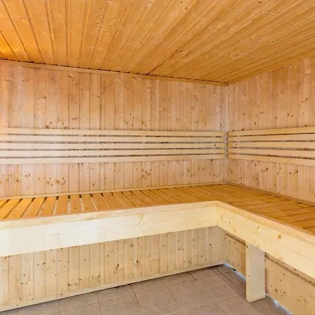 Sleeps 14 Pool Wifi Apartment Aime